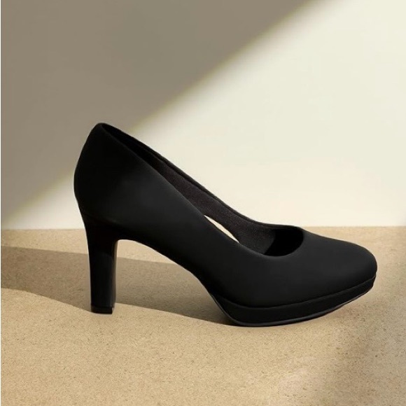 Dream Pairs Classic Black Velvet Heels Size 7.5 - Picture 3 of 16